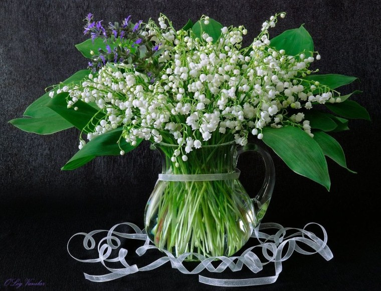 Красивый букет из ландышей