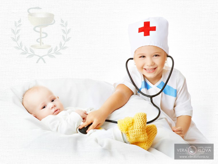 Медработник с ребенком