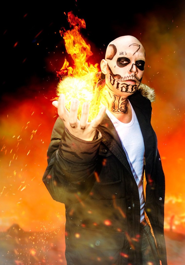 Джей Эрнандес чато Сантана