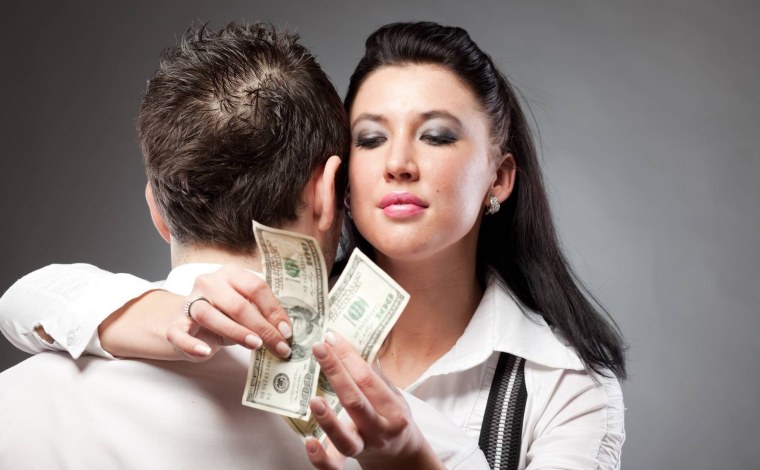 Корыстная женщина