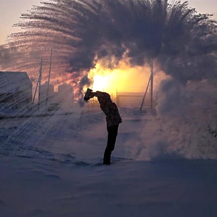 Фейерверк из кипятка на морозе