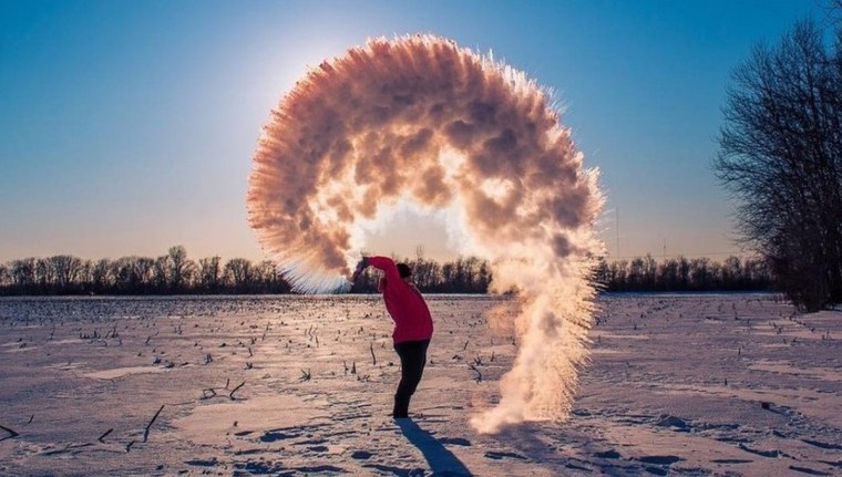 Фотосессия с кипятком на морозе