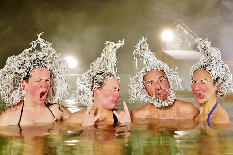 Люди на горячих источниках