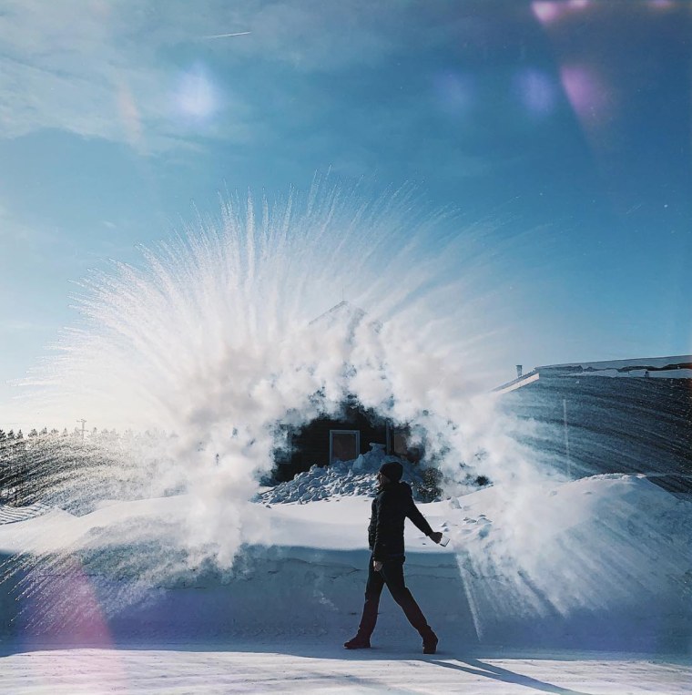 Кипяток на морозе