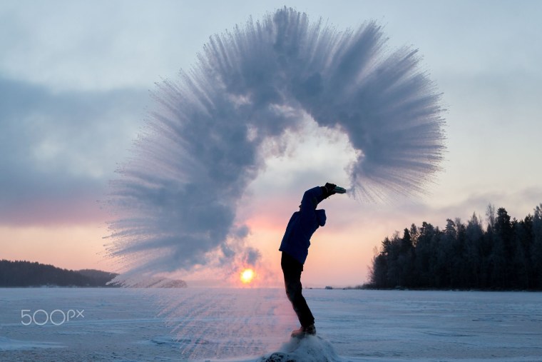Фотосессия с кипятком на морозе