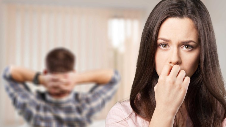 Женщина врет