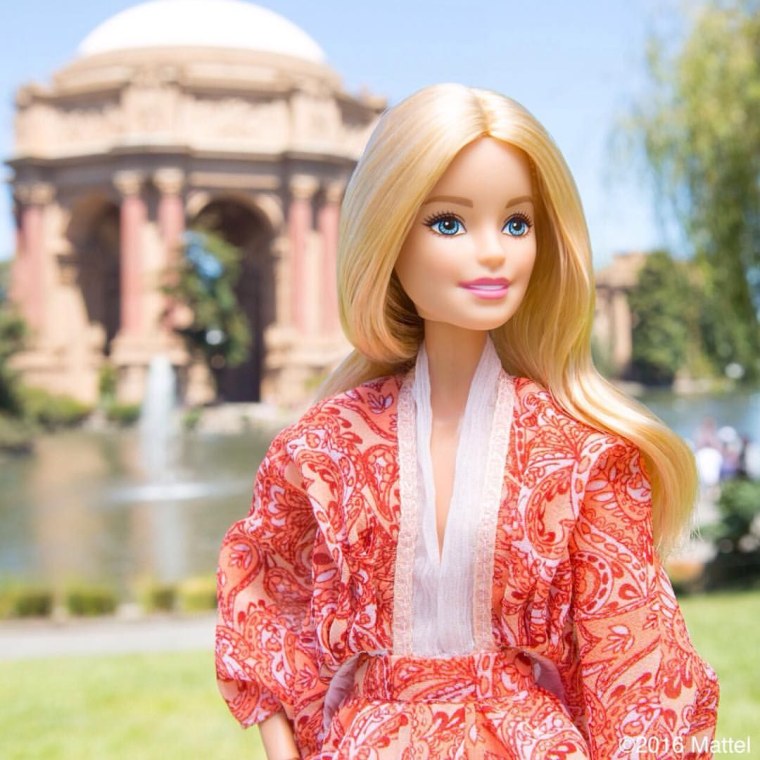 Кукла Барби