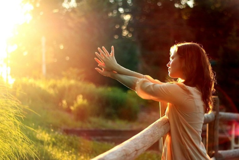 Девушка в Солнечном свете
