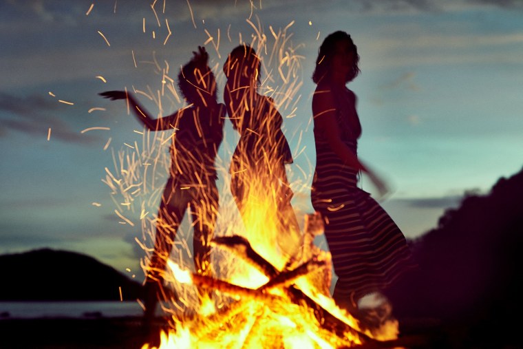 Танцы у костра