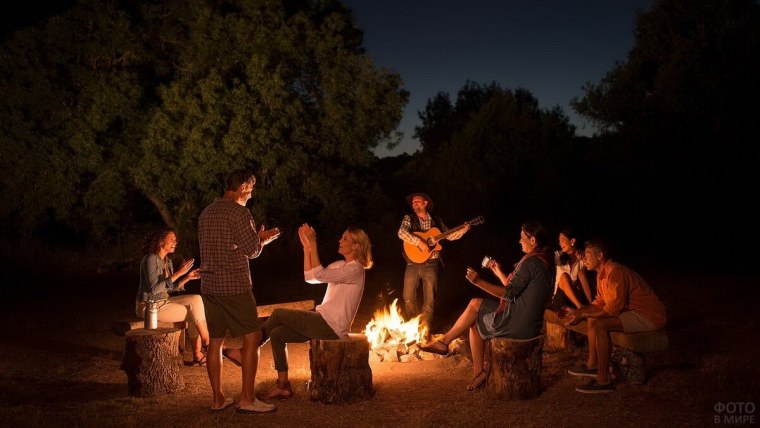 Ночные посиделки у костра