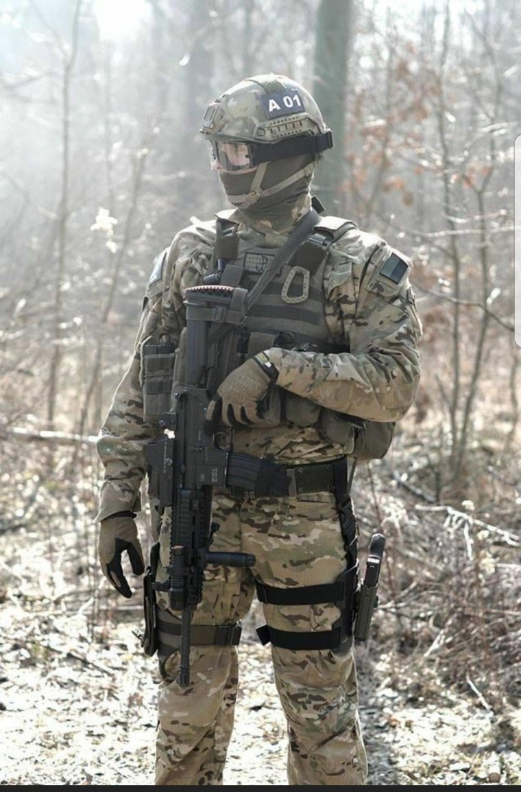 Солдат в Black Multicam