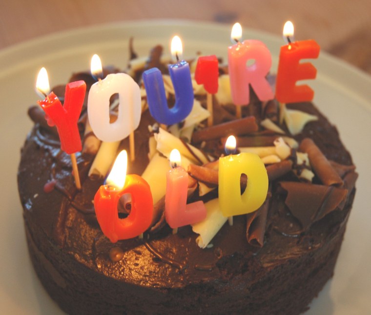 Торт со свечками 25