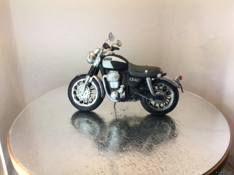 Фигурка мотоцикла из мастики