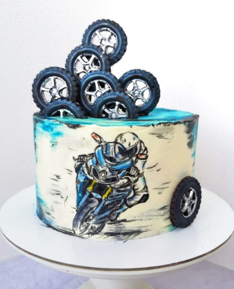 Торт с мотоциклом для мальчика
