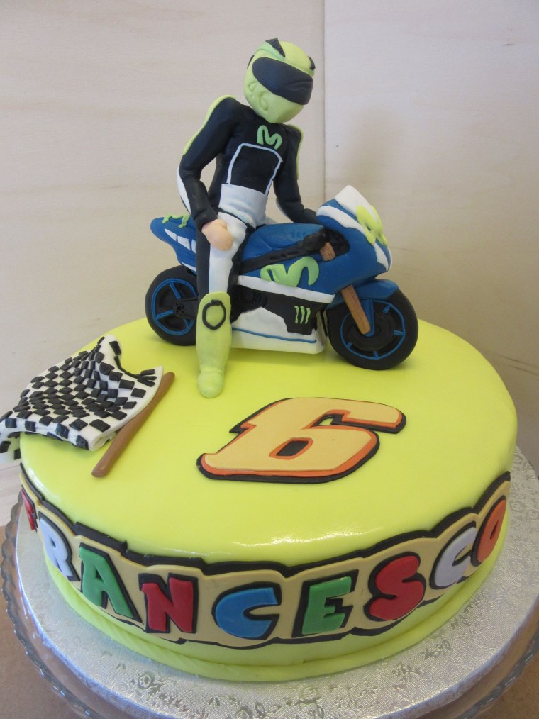 Торт с «мотоциклом»