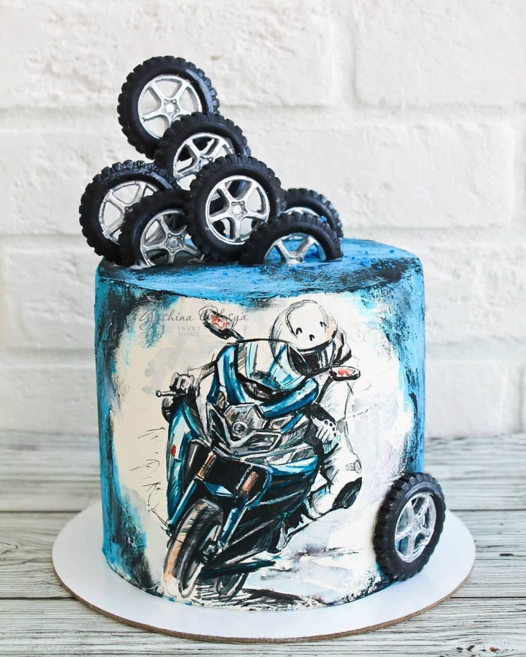Торт с мотоциклом для мальчика