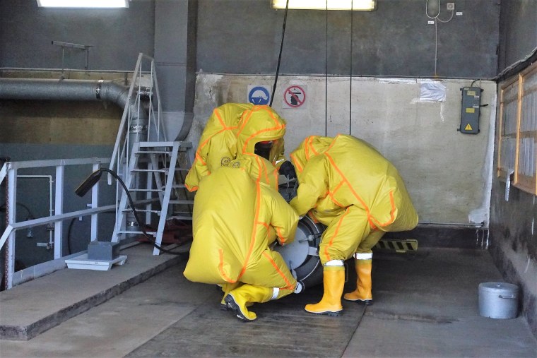 Защитный костюм л-1 газоспасателей