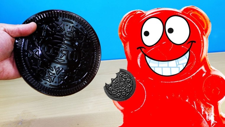 Познаватель и ЖЕЛЕЙНЫЙ медведь