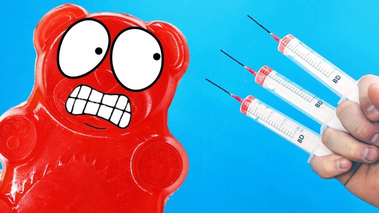 Познаватель и ЖЕЛЕЙНЫЙ медведь Валера