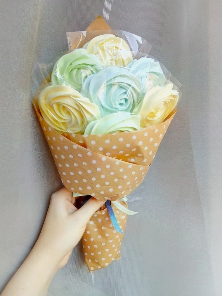 Букет из безе на 1 сентября