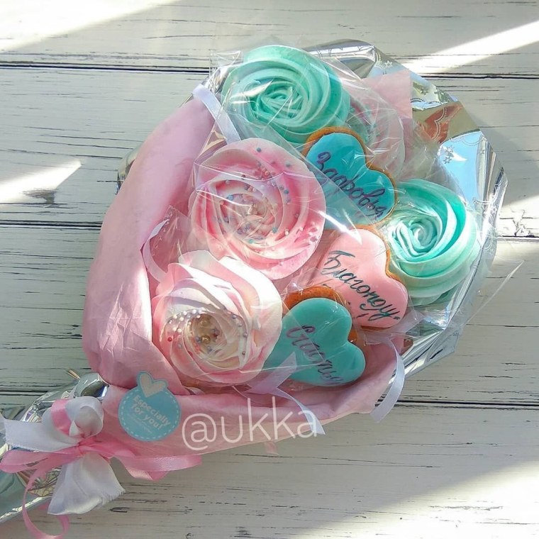 Букет из леденцов на палочке