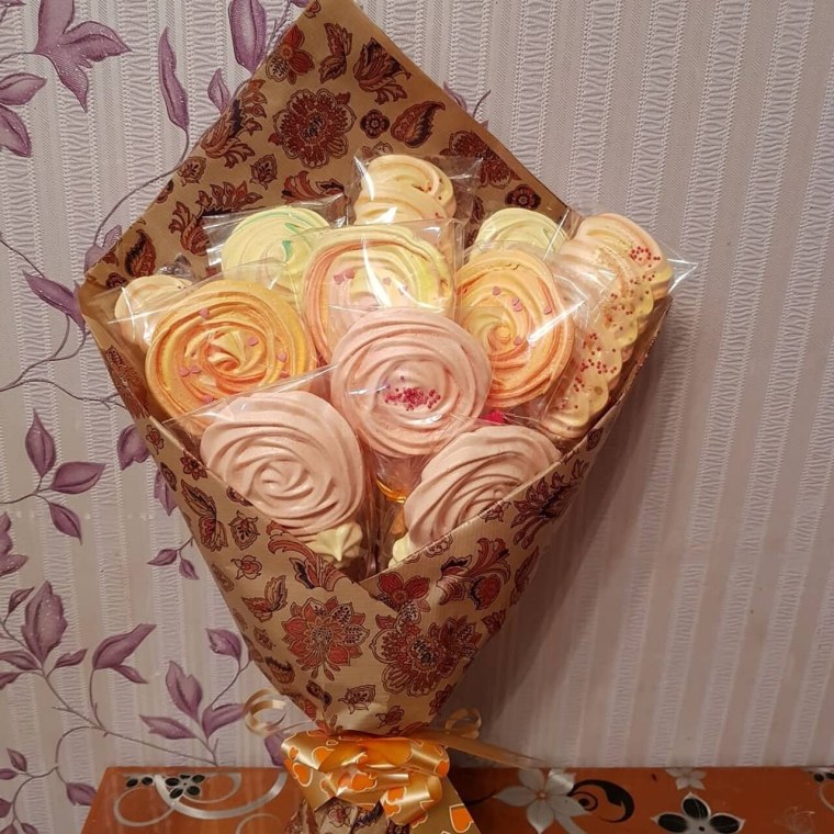 Букет из безе на палочке