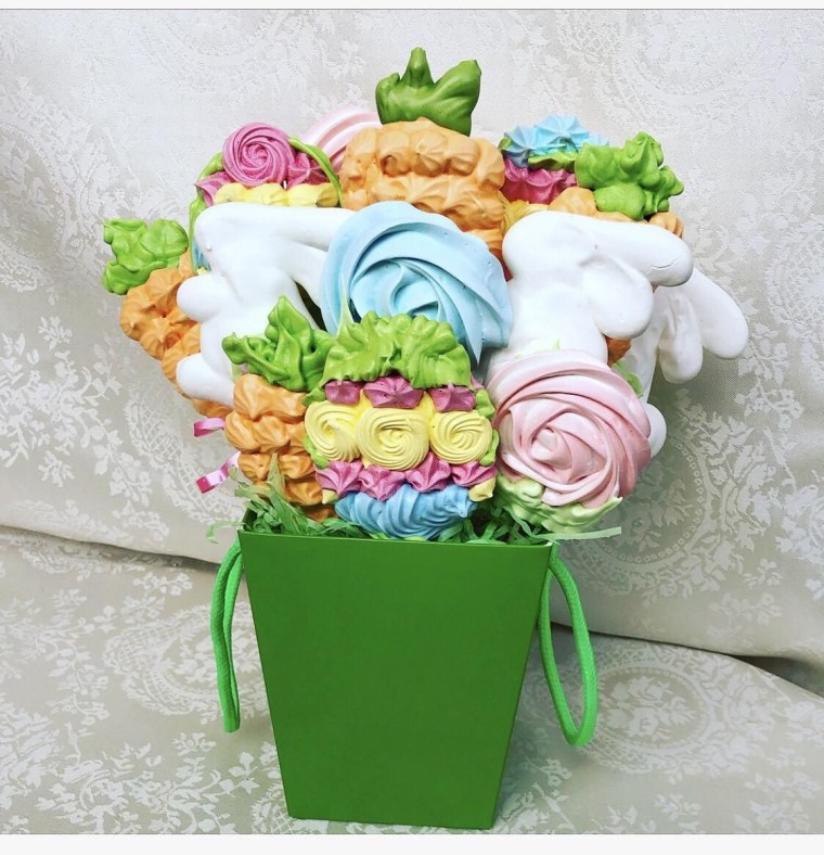 Букет с меренгами и цветами