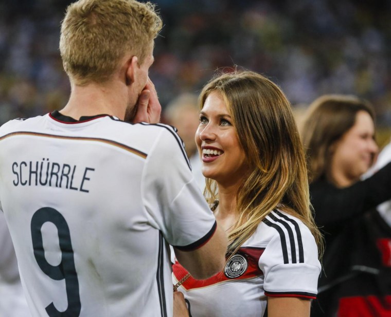 Шюррле футболист жена