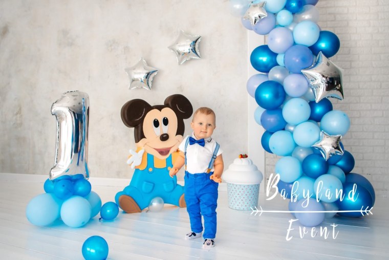 Фотозона на 1 годик мальчику Микки Маус