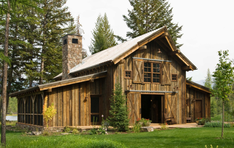 Дом-сарай Barn House в лесу