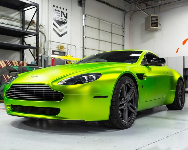 Зеленая машина Астон Мартин