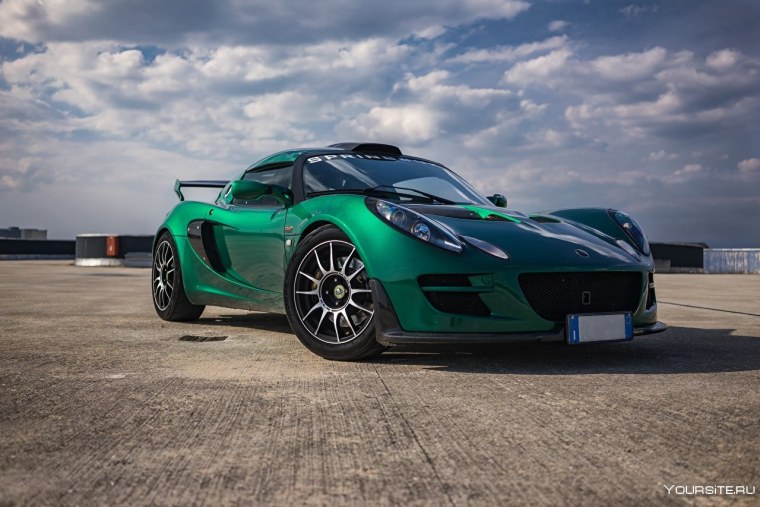 Лотус машина зелёный