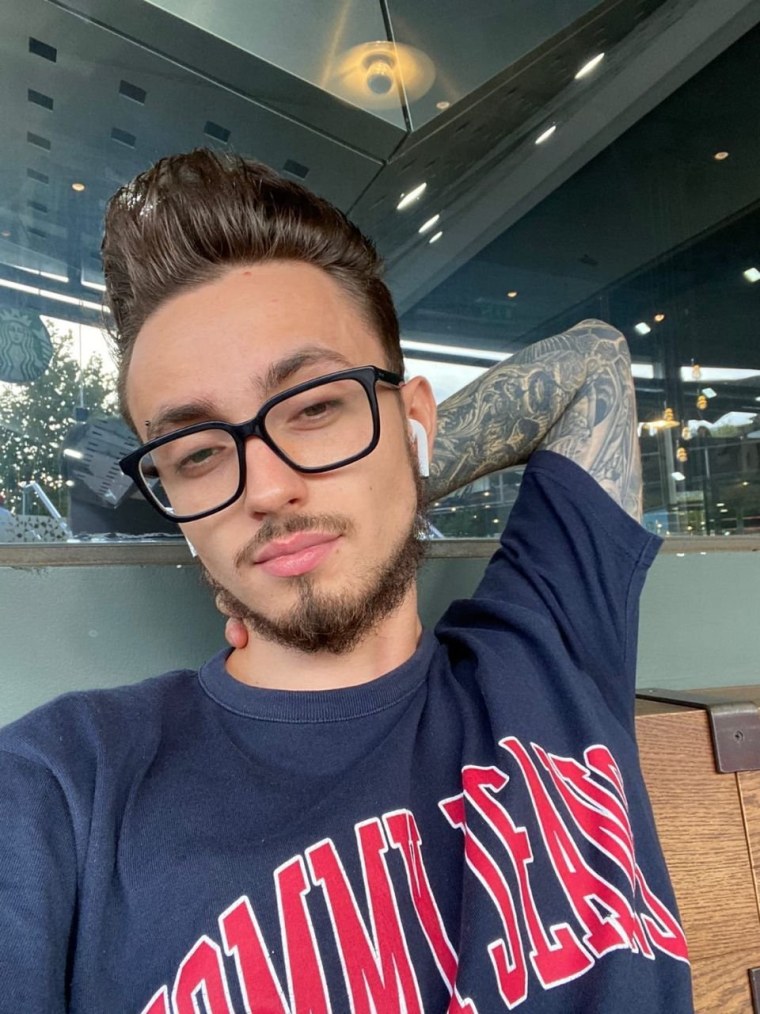 Эдисон Перри