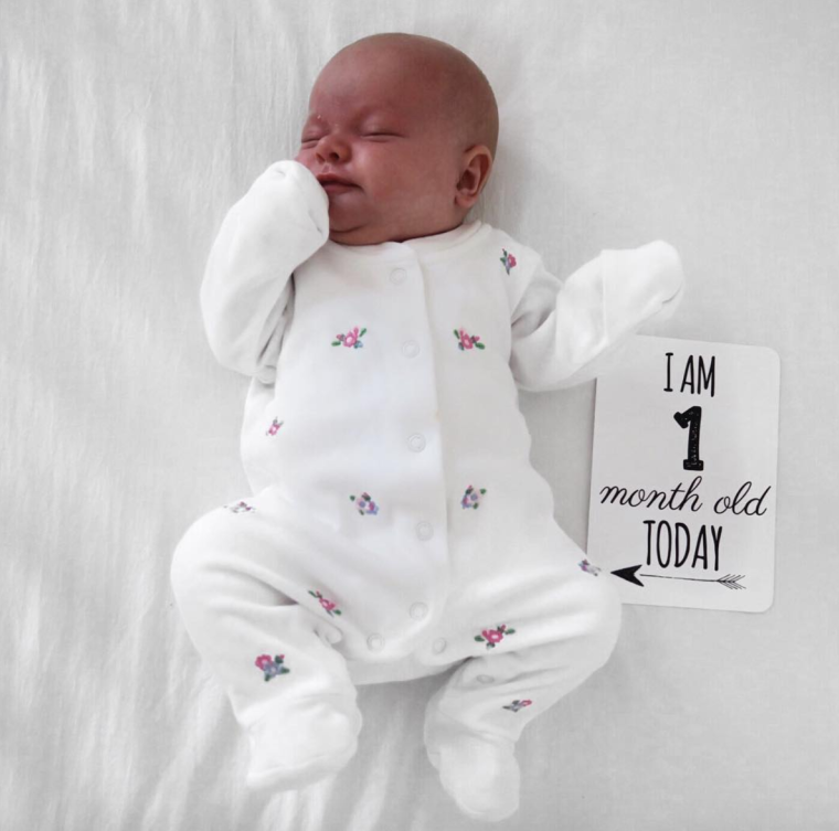 Месяц ребенку
