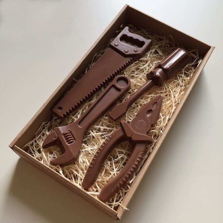 Инструменты из шоколада