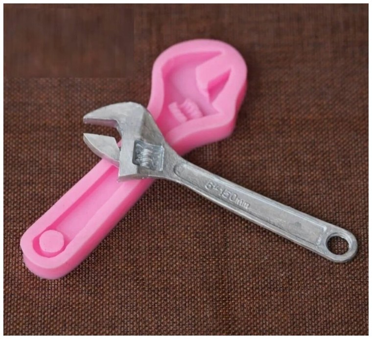 Пластиковая форма гаечные ключи