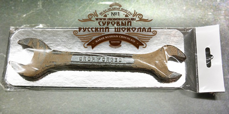 Торт в виде гаечного ключа