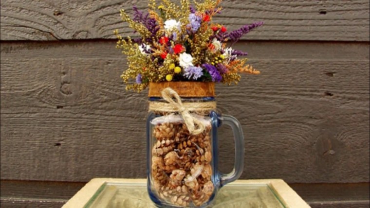 Композиция из сухоцветов в банке