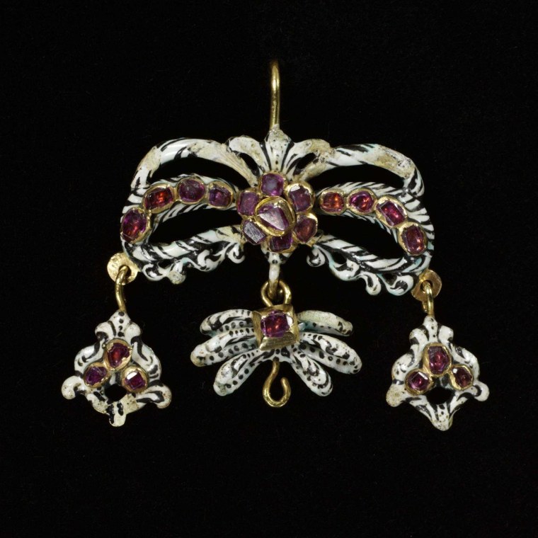 Серьги жирандоль 17 века