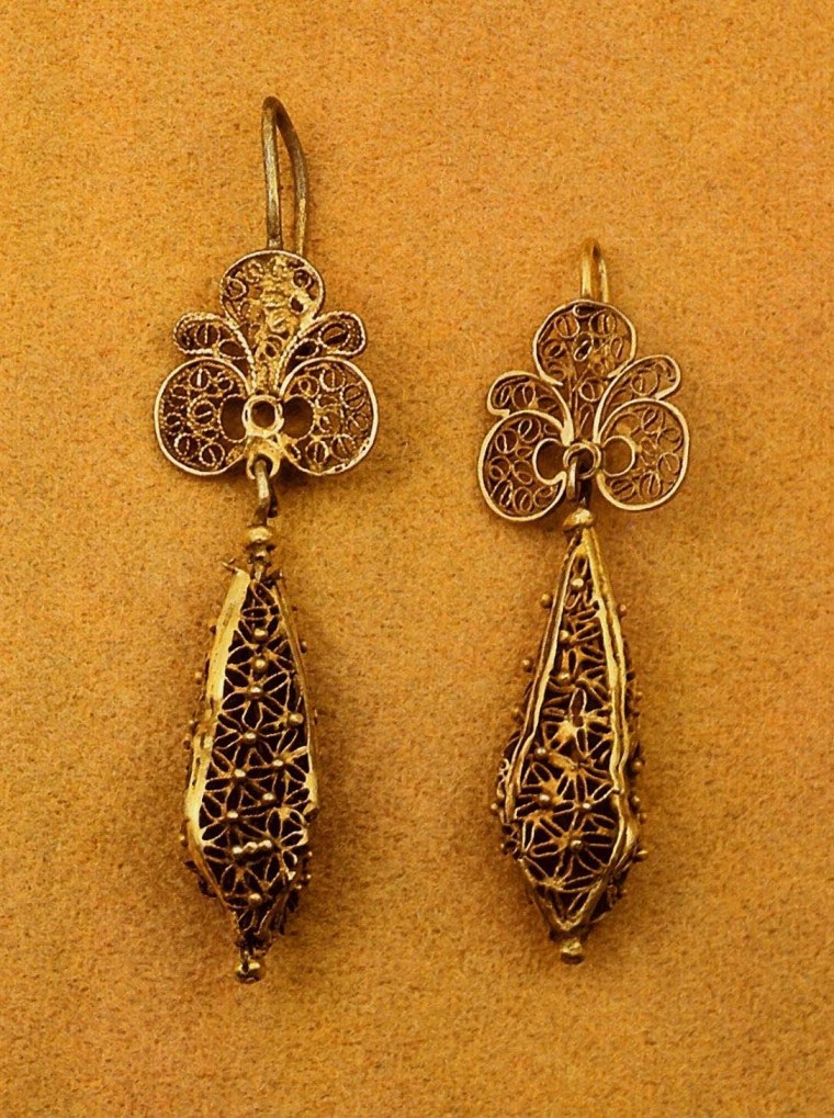 Серьги в стиле Ампир