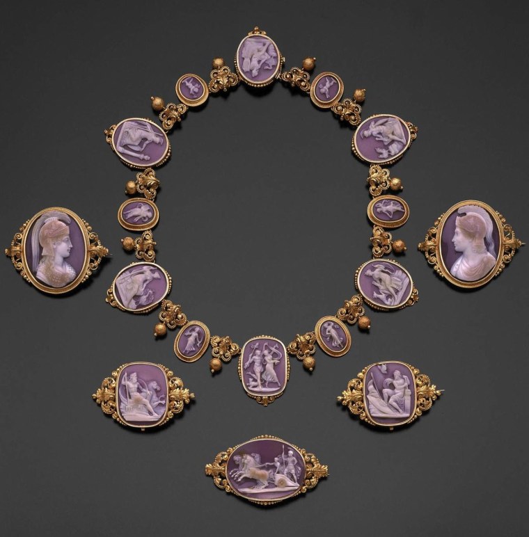 Парюра с камеями