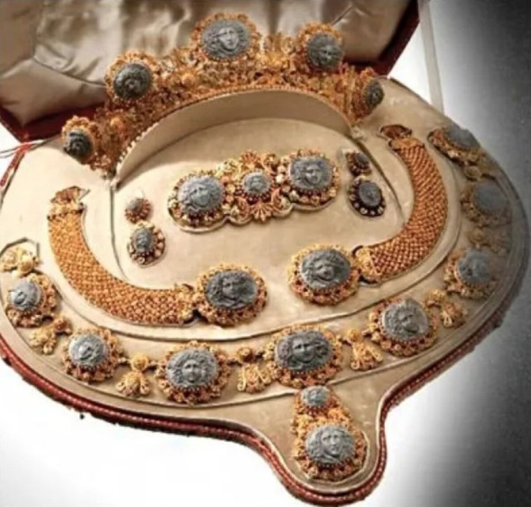 Парюра Царская