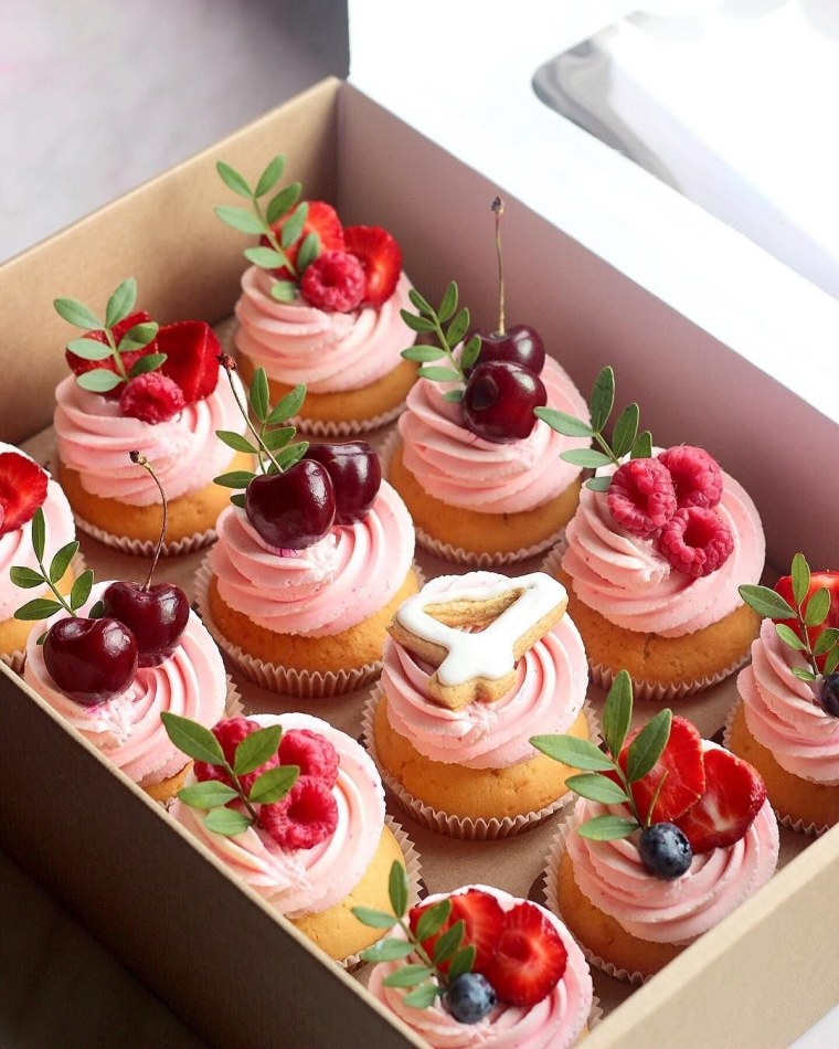 Красивое украшение капкейков