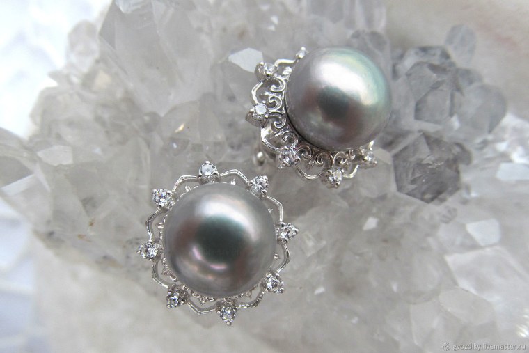 Серьги с серым жемчугом