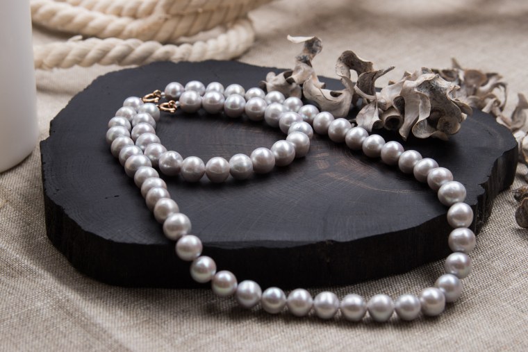 Набор из серого жемчуга