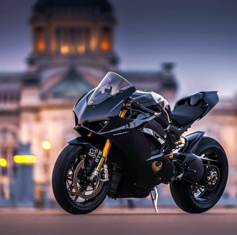 Спортивньйе мотоцькль