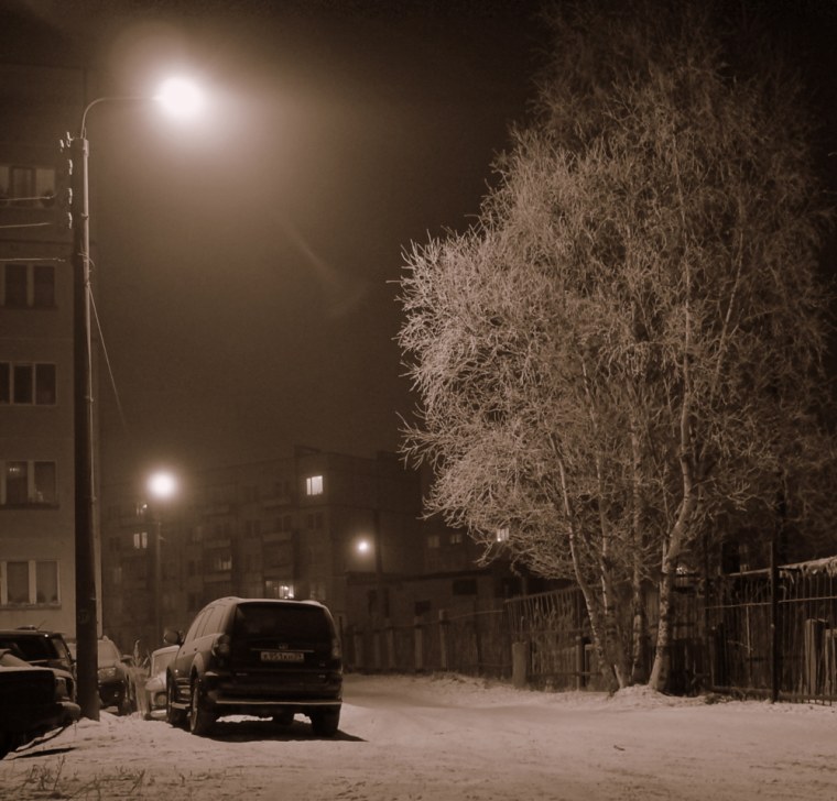 Двор ночью зимой