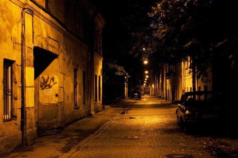 Темная улица