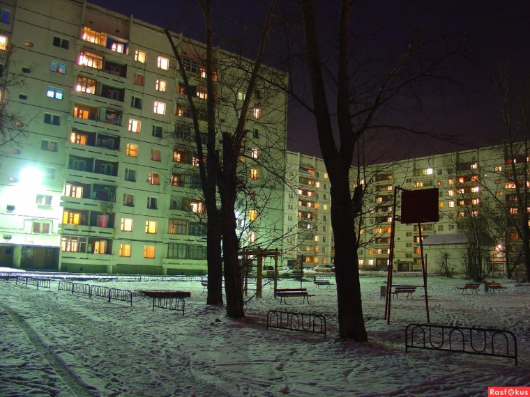Двор ночью