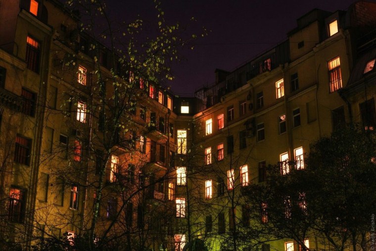 Хрущевка ночью